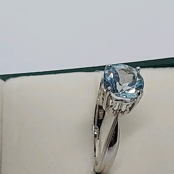 SKY-BLUE TOPAZ, 925 STERLING SILVER,. BRAND NEW - Picture 4 of 7